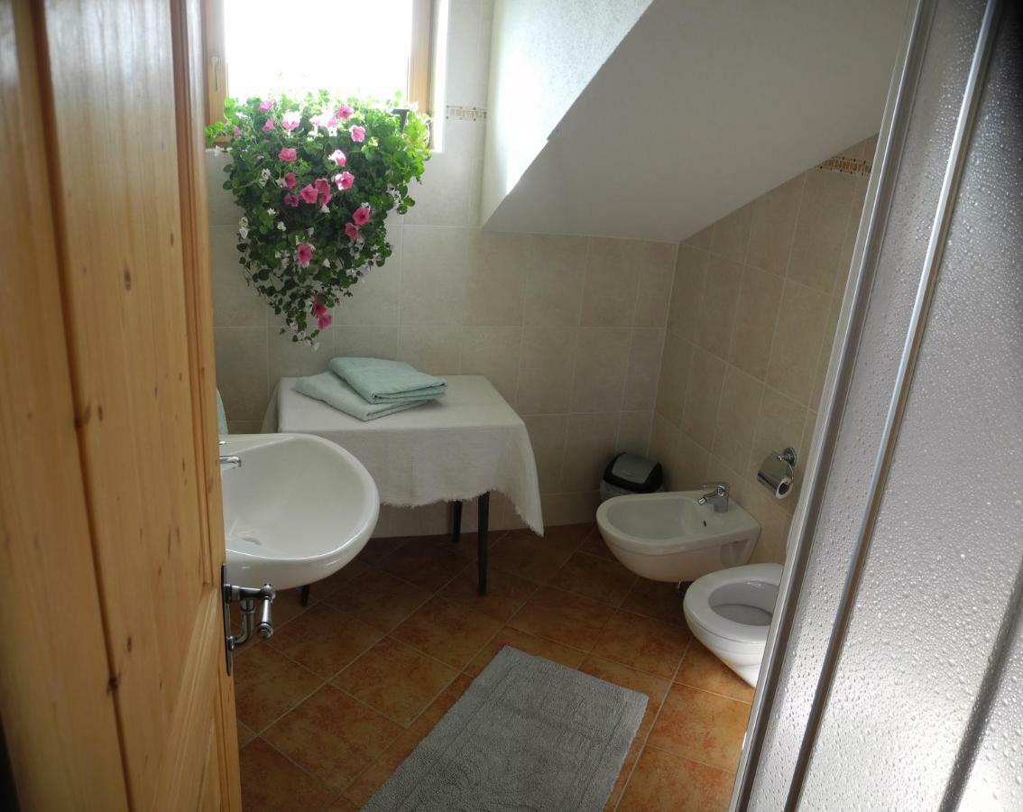 Naschthof Apartamento Dobbiaco Exterior foto